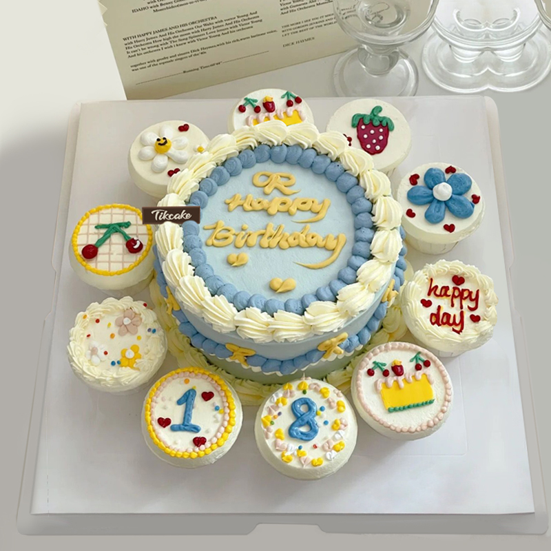 简约男生版手绘鲜奶蛋糕（含10个纸杯蛋糕）